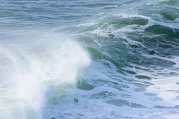 北海道　冬の霧多布岬の荒波