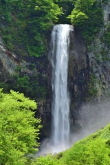 緑につつまれる奥飛騨  平湯大滝