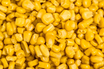 Tło żółta kukurydza w zbliżeniu makro wypełnia kadr 