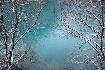 Obraz premium Jiuzhai Valley National Park in Sichuan Province in southwestern China, is a UNESCO world natural and cultural site. As the world's most beautiful national park, it features unique waterfalls