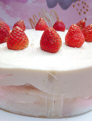 cheesecake with strawberries