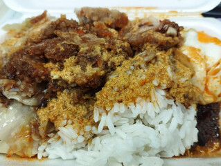 chicken cutlet curry rice with chilli