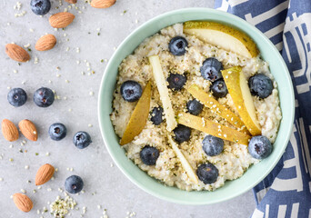 Blueberry Hemp Pear Porridge 