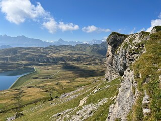 Rocky alpine peaks above Lake Melchsee or Melch Lake in the Uri Alps mountain massif, Kerns - Canton of Obwalden, Switzerland (Kanton Obwald, Schweiz)