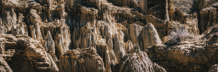 Clay peaks of Aguarales de Valpalmas (Aguarales de Valpalmas - Spain)