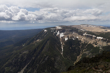 Obraz premium Stunning panoramic views from Sněžka, the highest peak in the Czech Republic