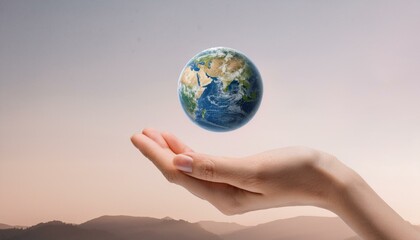 거대한 손 위에 떠 있는 작은 지구