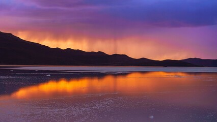 Fototapeta premium Wallpaper 16:9, Desktop background, Salt desert Uyuni at sunset, Bolivia