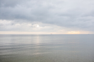 Obraz premium Baltic sea in Sopot in spring in moody cloudy weather