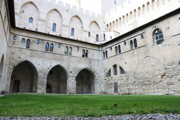 Majestic Views of the Palais des Papes in Avignon, France – Historic Grandeur and Medieval Charm