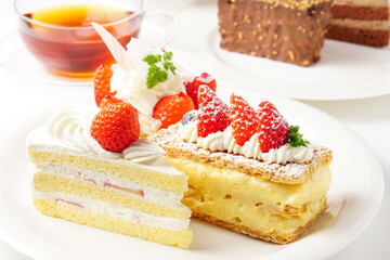 イチゴケーキ　ミルフィーユケーキ