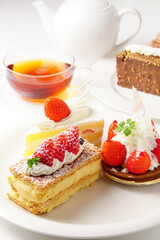 イチゴケーキ　ミルフィーユケーキ