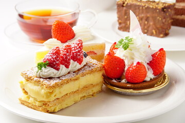 イチゴケーキ　ミルフィーユケーキ