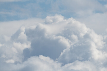 発達した雲をクローズアップして撮影