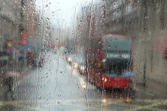 rain on the bus window
