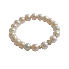 Obraz premium Elegant Cream Pearl Bracelet with Silver Accent - Jewelry