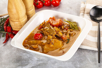 Yellow Thai curry with beef