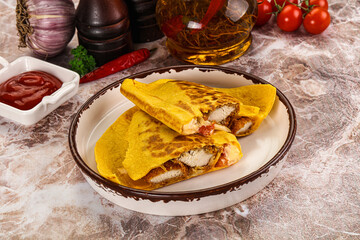 Spicy quesadillas with chicken fillet