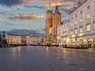 Fototapeta premium Evening on the old market square in Krakow, Poland.