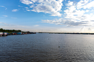 Obraz premium Tonle Sap Lake, Cambodia. View of the buildings. Floating Village