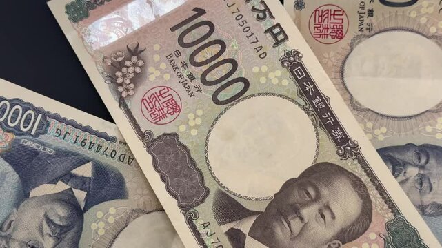 一万円札のお札が回る　新紙幣　渋沢栄一