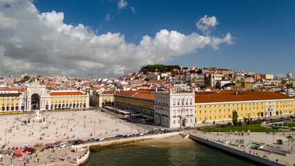 Obraz premium Aerial view at Lisbon on a sunny day 