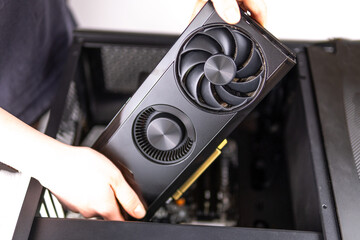 Installing and removing a video card from a working computer