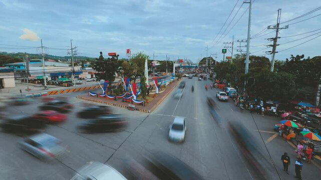 4K Timelapse: Philippine Intersection Traffic - Urban Flow
This video captures the constant movement of vehicles and pedestrians, showcasing the rhythm of city life.
