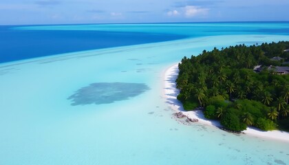 Obraz premium Maldives Paradise: Aerial View of Pristine Beach & Turquoise Waters