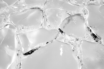 Obraz premium Translucent ice fragments create an intriguing pattern, highligh