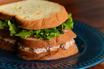 Natural sandwich and Poke