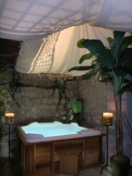 Beauty Farm. vasca con idromassaggio