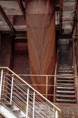 Aufgang

bis zum Tor.