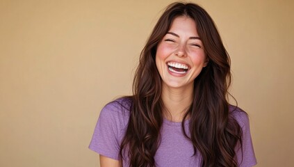 Fototapeta premium Genuine Laughter: A Portrait of Joyful Woman