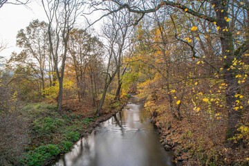 Photography in a nature reserve, where there is an old bridge and preserved landscape