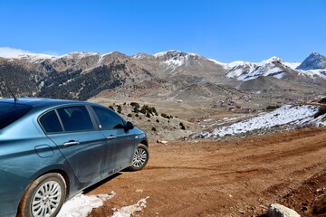 Obraz premium Car mountain snow. High quality photo