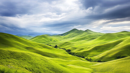 Obraz premium Rolling green hills of Ireland under dramatic clouds in a scenic landscape