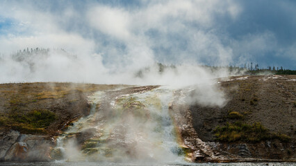 Geysire und Thermalwelten im Yellowstone Nationalpark