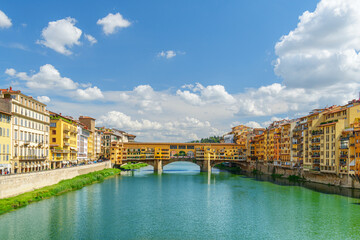 Obraz premium The Ponte Vecchio over the Arno River, Florence, Tuscany, Italy
