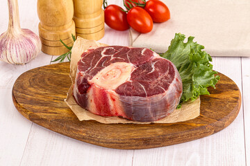 Raw beef ossobuco for roast
