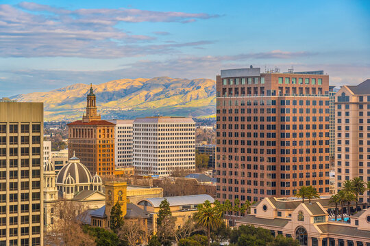 Fototapeta Downtown San Jose city skyline, cityscape of  Silicon Valley in California