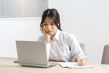 女性　ビジネス　ポートレート