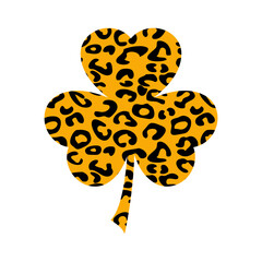 Día de San Patricio. Logo con silueta de trébol de tres hojas con relleno de piel de leopardo para tarjetas y felicitaciones © teracreonte