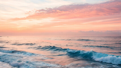 Obraz premium Serene Ocean Waves at Sunset – Breathtaking Beach Horizon View