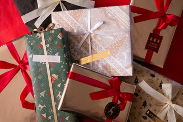 山積みのクリスマスプレゼント