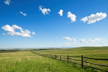 Fototapeta premium Prairie Fence under Sunny Sky