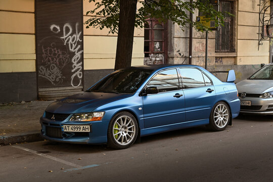 Ivano-Frankivsk, Ukraine - 08 July 2024: Outline drawing of a Mitsubishi Lancer Evolution, popularly referred to as the 'Evo' is a sports sedan and rally car, side