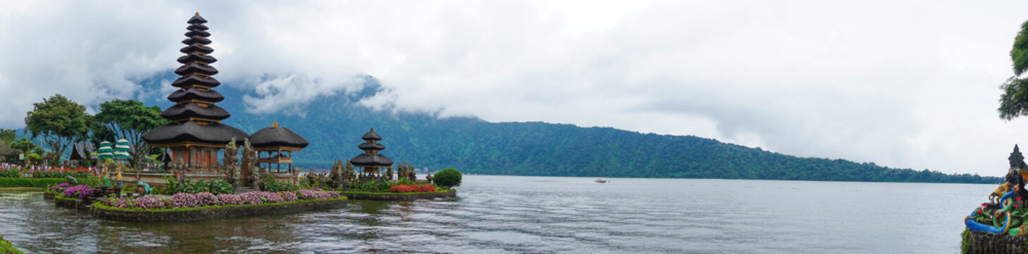 Pura Ulun Danu Beratan temple balinese hindu temple on a Bedugul lake in Bali, Indonesia