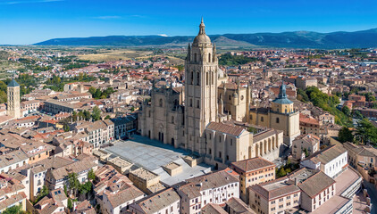 Fototapeta premium Aerial view of the Cathedral of Segovia dedicated to the Assumption of the Virgin Mary and to Saint Fructus in Castile and León, Spain