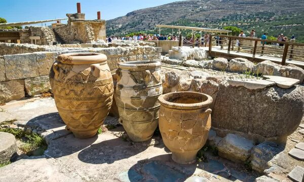 Ruins of Knossos palace in Crete, camera raised above the sight
